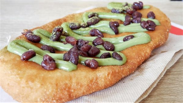 【台南市-安平區】新安平美食散步小吃『畢夫餅』~全台首創,源自加拿大的國民小吃!邊走邊吃享樂趣٩(๑^ 3 ^๑)۶