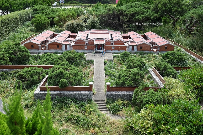 台灣觀光巴士。龍潭大池景觀咖啡廳、小人國一日遊,2人同行1人免費,每人只要595元,門票、車資全部包! @蹦啾♥謝蘿莉 La vie heureuse