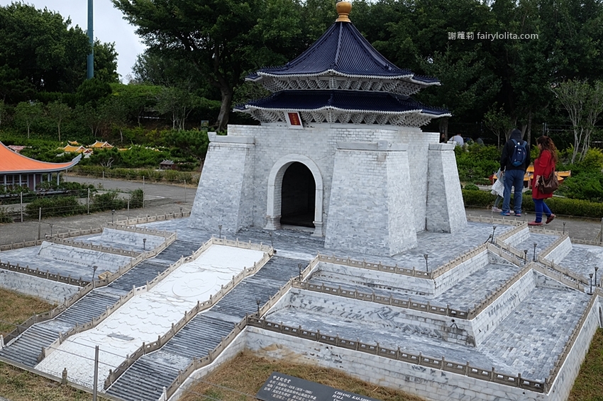 台灣觀光巴士。龍潭大池景觀咖啡廳、小人國一日遊,2人同行1人免費,每人只要595元,門票、車資全部包! @蹦啾♥謝蘿莉 La vie heureuse