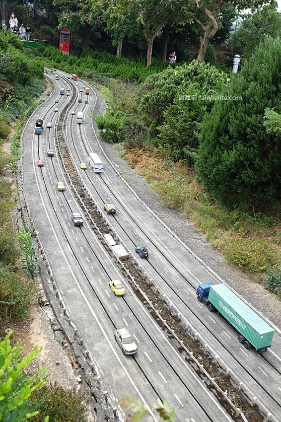 台灣觀光巴士。龍潭大池景觀咖啡廳、小人國一日遊,2人同行1人免費,每人只要595元,門票、車資全部包! @蹦啾♥謝蘿莉 La vie heureuse