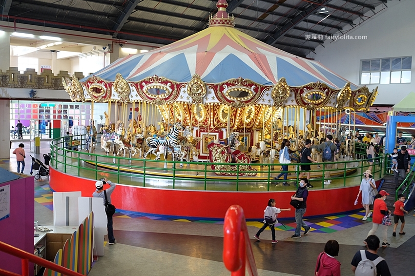 台灣觀光巴士。龍潭大池景觀咖啡廳、小人國一日遊,2人同行1人免費,每人只要595元,門票、車資全部包! @蹦啾♥謝蘿莉 La vie heureuse