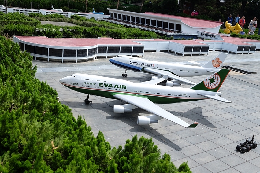 台灣觀光巴士。龍潭大池景觀咖啡廳、小人國一日遊,2人同行1人免費,每人只要595元,門票、車資全部包! @蹦啾♥謝蘿莉 La vie heureuse