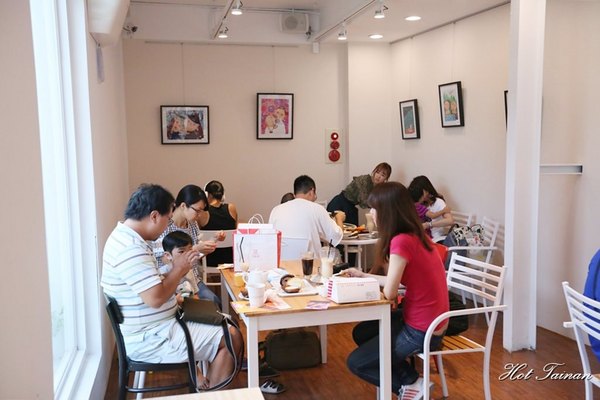 亞尼克(台南安平店)：【台南美食】亞尼克菓子工房：中了化骨綿掌的生乳捲！讓萬千人融化的好滋味~