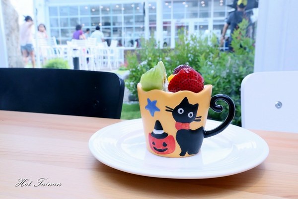 亞尼克(台南安平店)：【台南美食】亞尼克菓子工房：中了化骨綿掌的生乳捲！讓萬千人融化的好滋味~