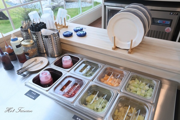 亞尼克(台南安平店)：【台南美食】亞尼克菓子工房：中了化骨綿掌的生乳捲！讓萬千人融化的好滋味~