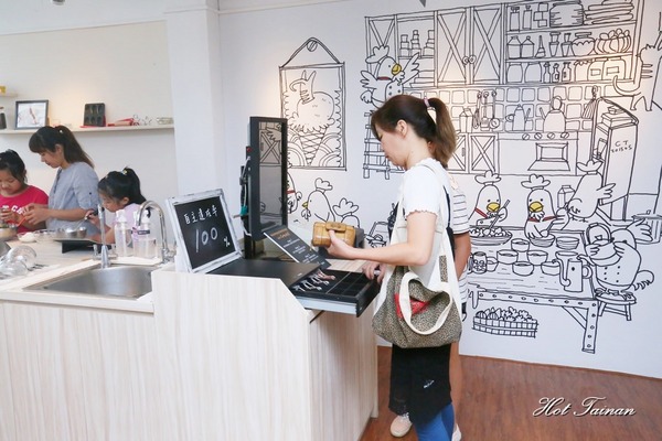 亞尼克(台南安平店)：【台南美食】亞尼克菓子工房：中了化骨綿掌的生乳捲！讓萬千人融化的好滋味~