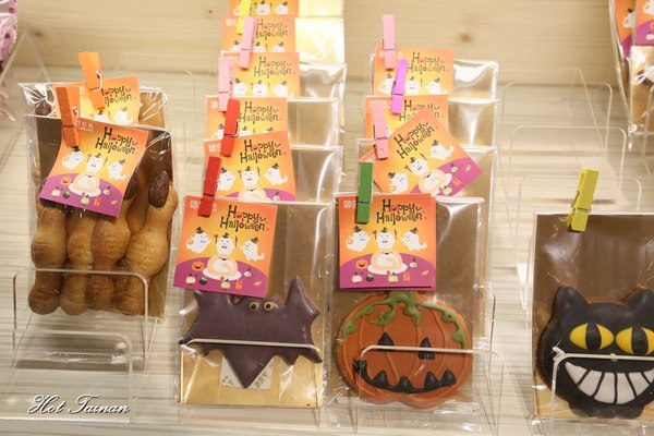 亞尼克(台南安平店)：【台南美食】亞尼克菓子工房：中了化骨綿掌的生乳捲！讓萬千人融化的好滋味~