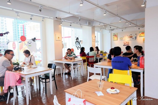 亞尼克(台南安平店)：【台南美食】亞尼克菓子工房：中了化骨綿掌的生乳捲！讓萬千人融化的好滋味~