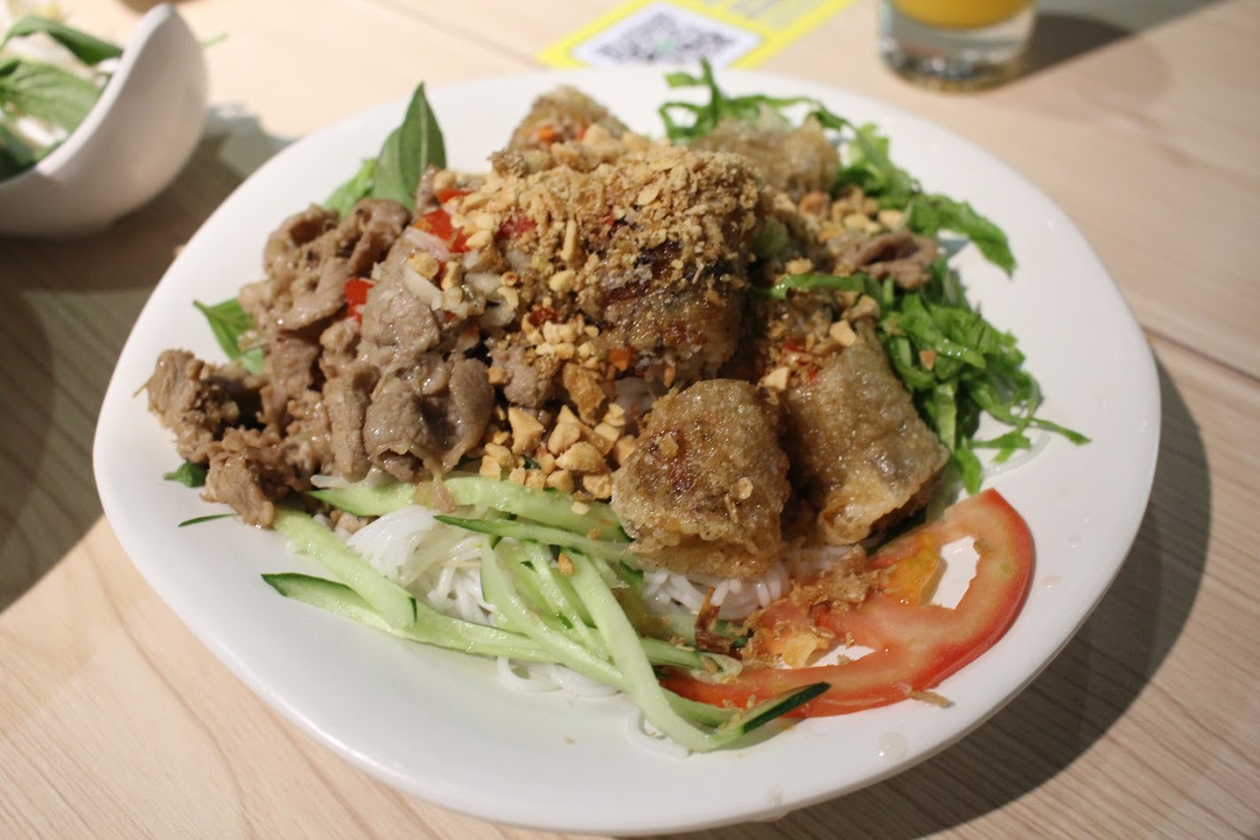 I-PHO 美式越南河粉｜越式春捲豬肉米線