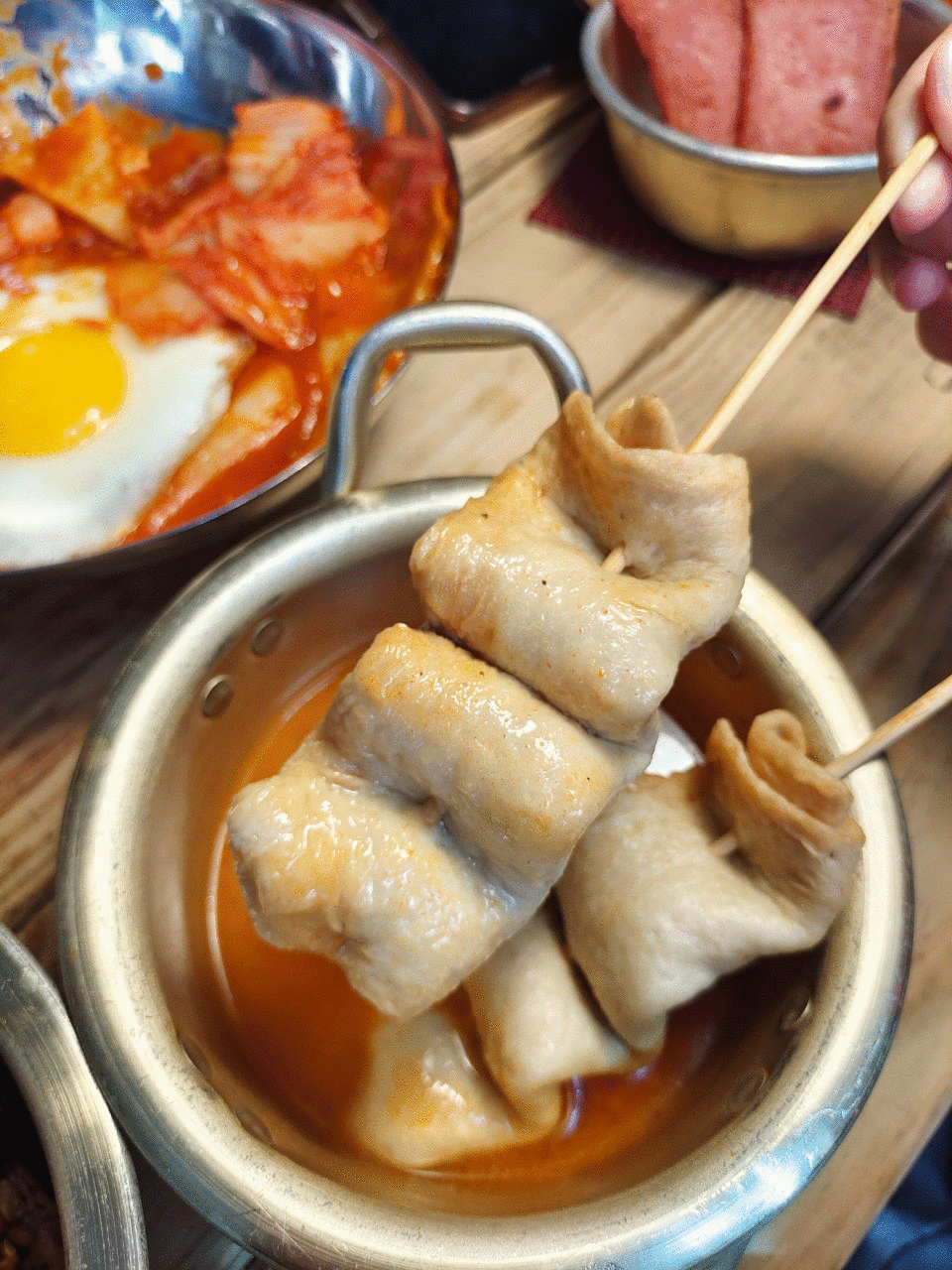 台南韓國小吃【韓湘辣年糕五妃店】手搖便當搖起來！唰嘴平價韓味！辣炒年糕/韓式魚板串/炸醬麵/校園美食推薦