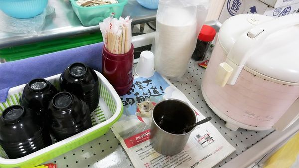 【台南市-安平區】用最天然A蔬菜自然發酵浸泡的『京典酵素臭豆腐-安平旗艦店』~熊天然、熊實在、熊安心啦！現在更推出臭豆腐湯鍋喔>▽<