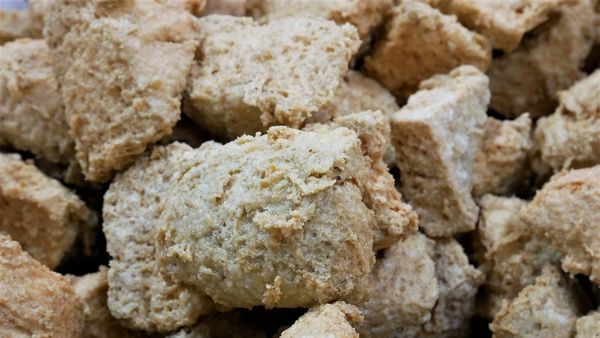 【台南市-安平區】用最天然A蔬菜自然發酵浸泡的『京典酵素臭豆腐-安平旗艦店』~熊天然、熊實在、熊安心啦！現在更推出臭豆腐湯鍋喔>▽<