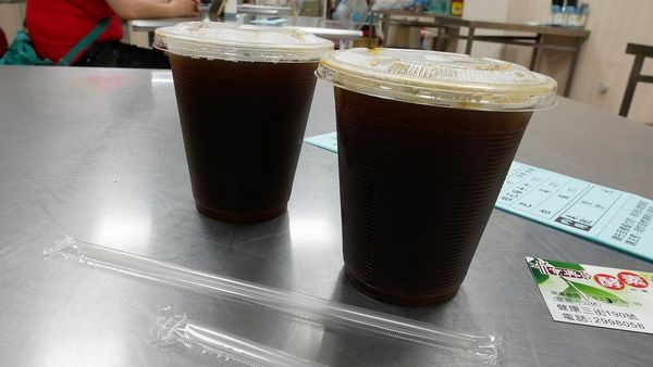 【台南市-安平區】用最天然A蔬菜自然發酵浸泡的『京典酵素臭豆腐-安平旗艦店』~熊天然、熊實在、熊安心啦！現在更推出臭豆腐湯鍋喔>▽<