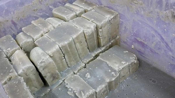 【台南市-安平區】用最天然A蔬菜自然發酵浸泡的『京典酵素臭豆腐-安平旗艦店』~熊天然、熊實在、熊安心啦！現在更推出臭豆腐湯鍋喔>▽<