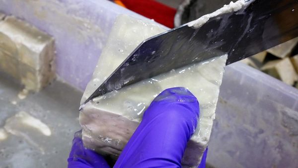 【台南市-安平區】用最天然A蔬菜自然發酵浸泡的『京典酵素臭豆腐-安平旗艦店』~熊天然、熊實在、熊安心啦！現在更推出臭豆腐湯鍋喔>▽<