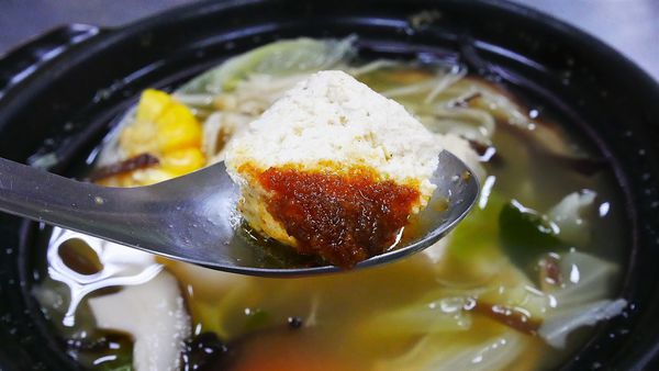 【台南市-安平區】用最天然A蔬菜自然發酵浸泡的『京典酵素臭豆腐-安平旗艦店』~熊天然、熊實在、熊安心啦！現在更推出臭豆腐湯鍋喔>▽<