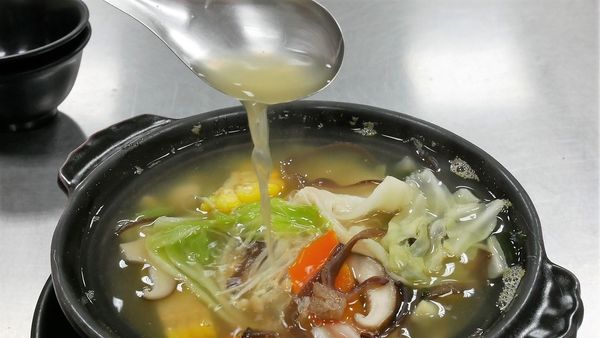 【台南市-安平區】用最天然A蔬菜自然發酵浸泡的『京典酵素臭豆腐-安平旗艦店』~熊天然、熊實在、熊安心啦！現在更推出臭豆腐湯鍋喔>▽<