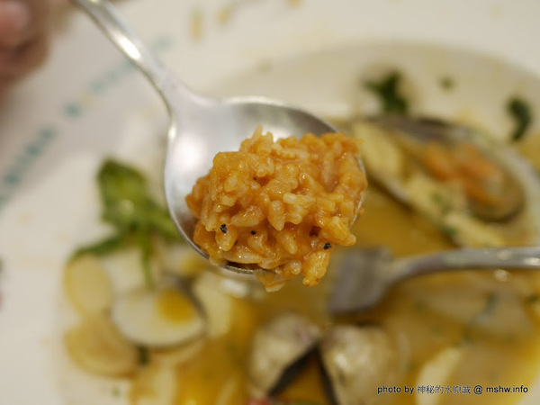 ㄇㄚˊ幾兔 主題餐廳:【食記】新北ㄇㄚˊ幾兔主題餐廳-麻吉兔廚房 Machico Kitchen@板橋大遠百&板橋車站 : 只推義大利麵, 份量多些會更好