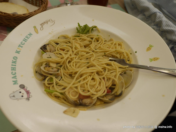 ㄇㄚˊ幾兔 主題餐廳:【食記】新北ㄇㄚˊ幾兔主題餐廳-麻吉兔廚房 Machico Kitchen@板橋大遠百&板橋車站 : 只推義大利麵, 份量多些會更好