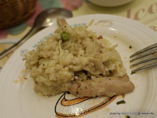 ㄇㄚˊ幾兔 主題餐廳:【食記】新北ㄇㄚˊ幾兔主題餐廳-麻吉兔廚房 Machico Kitchen@板橋大遠百&板橋車站 : 只推義大利麵, 份量多些會更好