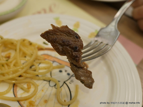 ㄇㄚˊ幾兔 主題餐廳:【食記】新北ㄇㄚˊ幾兔主題餐廳-麻吉兔廚房 Machico Kitchen@板橋大遠百&板橋車站 : 只推義大利麵, 份量多些會更好