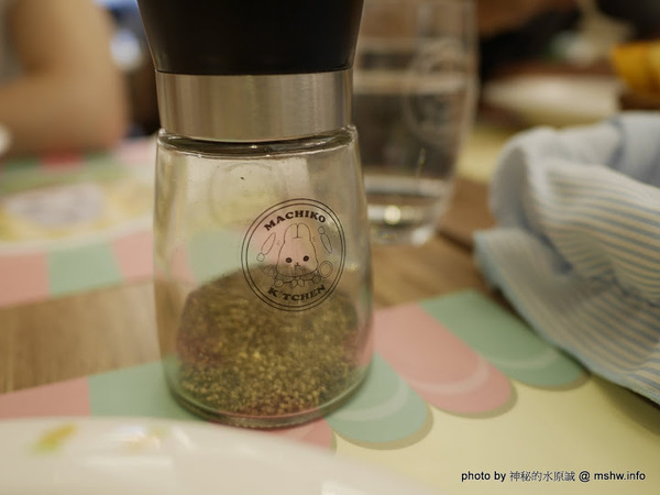 ㄇㄚˊ幾兔 主題餐廳:【食記】新北ㄇㄚˊ幾兔主題餐廳-麻吉兔廚房 Machico Kitchen@板橋大遠百&板橋車站 : 只推義大利麵, 份量多些會更好