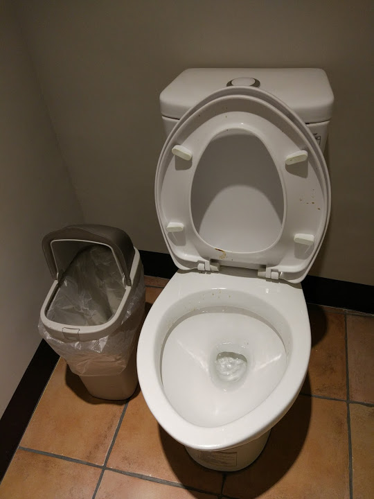 ㄇㄚˊ幾兔 主題餐廳:【食記】新北ㄇㄚˊ幾兔主題餐廳-麻吉兔廚房 Machico Kitchen@板橋大遠百&板橋車站 : 只推義大利麵, 份量多些會更好