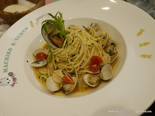 ㄇㄚˊ幾兔 主題餐廳:【食記】新北ㄇㄚˊ幾兔主題餐廳-麻吉兔廚房 Machico Kitchen@板橋大遠百&板橋車站 : 只推義大利麵, 份量多些會更好