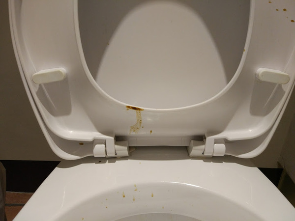 ㄇㄚˊ幾兔 主題餐廳:【食記】新北ㄇㄚˊ幾兔主題餐廳-麻吉兔廚房 Machico Kitchen@板橋大遠百&板橋車站 : 只推義大利麵, 份量多些會更好