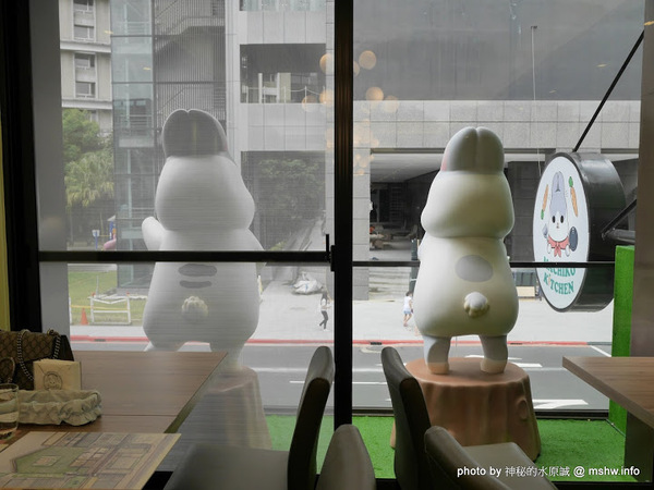 ㄇㄚˊ幾兔 主題餐廳:【食記】新北ㄇㄚˊ幾兔主題餐廳-麻吉兔廚房 Machico Kitchen@板橋大遠百&板橋車站 : 只推義大利麵, 份量多些會更好