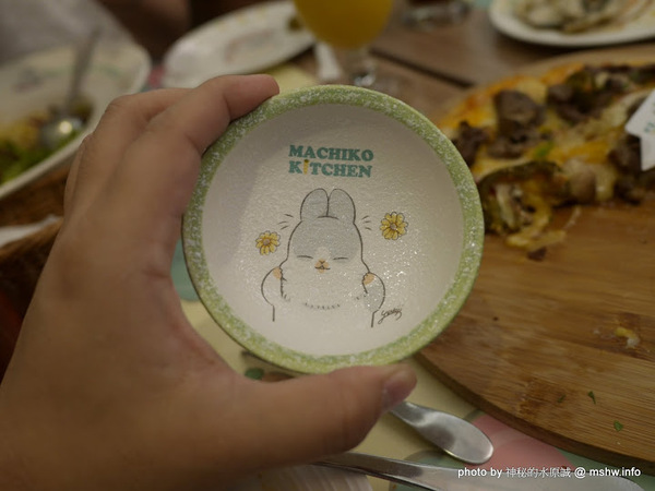 ㄇㄚˊ幾兔 主題餐廳:【食記】新北ㄇㄚˊ幾兔主題餐廳-麻吉兔廚房 Machico Kitchen@板橋大遠百&板橋車站 : 只推義大利麵, 份量多些會更好