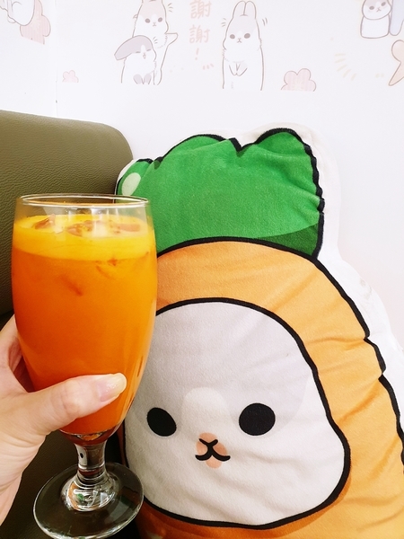 ㄇㄚˊ幾兔 主題餐廳：♪板橋站。ㄇㄚˊ幾兔 主題餐廳♬ LINE人氣貼圖化身美味幾蛋糕(文內附菜單)