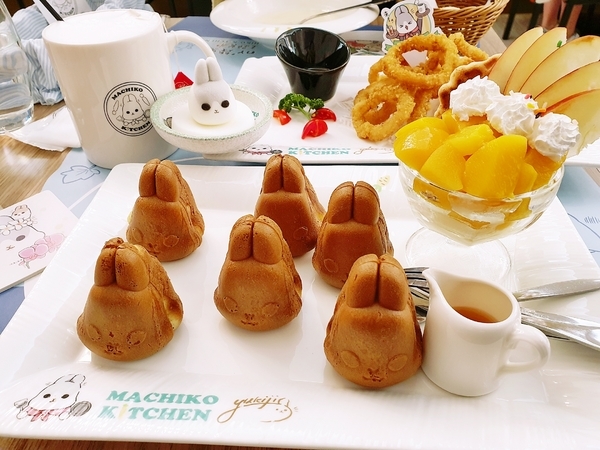 ㄇㄚˊ幾兔 主題餐廳：♪板橋站。ㄇㄚˊ幾兔 主題餐廳♬ LINE人氣貼圖化身美味幾蛋糕(文內附菜單)