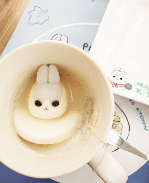 ㄇㄚˊ幾兔 主題餐廳：♪板橋站。ㄇㄚˊ幾兔 主題餐廳♬ LINE人氣貼圖化身美味幾蛋糕(文內附菜單)