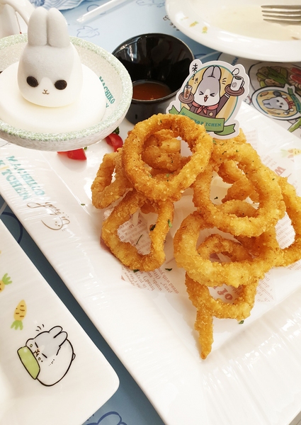 ㄇㄚˊ幾兔 主題餐廳：♪板橋站。ㄇㄚˊ幾兔 主題餐廳♬ LINE人氣貼圖化身美味幾蛋糕(文內附菜單)