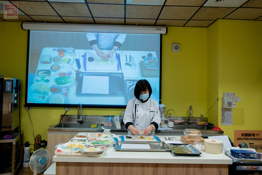 【臺南景點】一起做便當幸福野餐去｜超人氣親子野餐趣｜自己DIY場次限定｜大甲芋頭生吐司正式推出｜親子景點互動遊戲~~奇美食品幸福工廠 - 南人幫