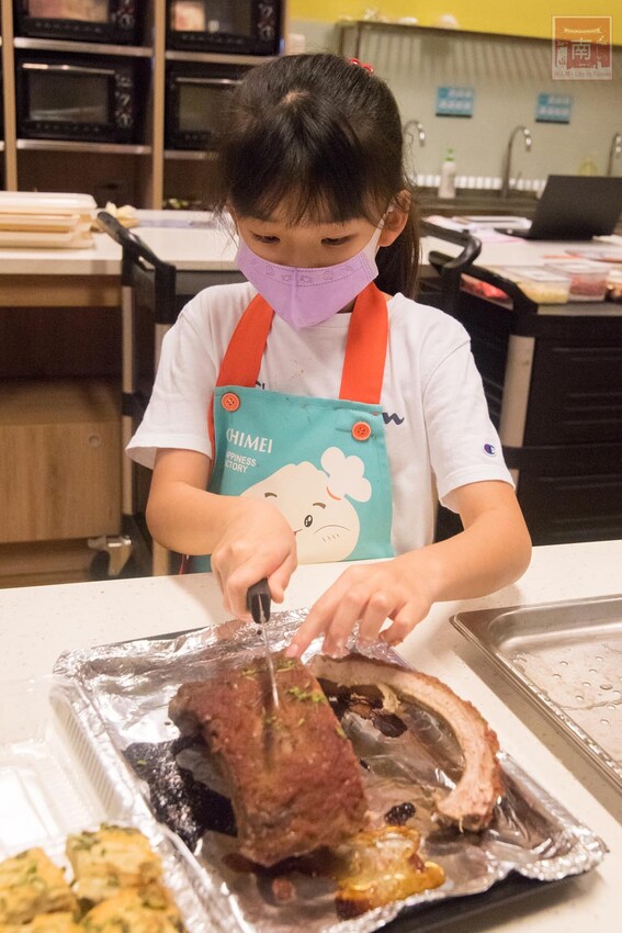 【臺南景點】2023年最Q聯名來了，跟著好想兔一起親子DIY手作野餐趣，加碼贈送好想兔週邊商品~奇美食品幸福工廠 - 南人幫