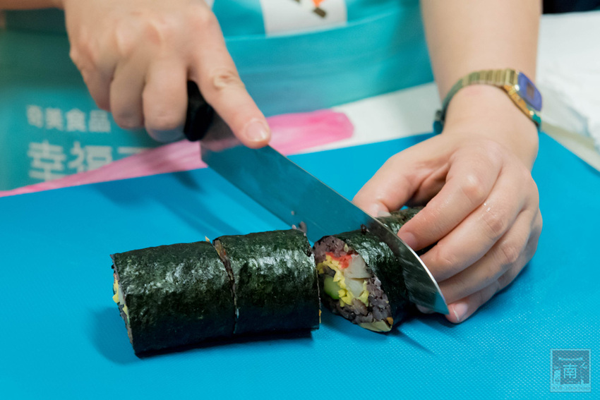 【臺南景點】一起做便當幸福野餐去｜超人氣親子野餐趣｜自己DIY場次限定｜大甲芋頭生吐司正式推出｜親子景點互動遊戲~~奇美食品幸福工廠 - 南人幫