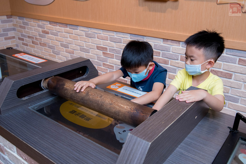 【臺南景點】一起做便當幸福野餐去｜超人氣親子野餐趣｜自己DIY場次限定｜大甲芋頭生吐司正式推出｜親子景點互動遊戲~~奇美食品幸福工廠 - 南人幫