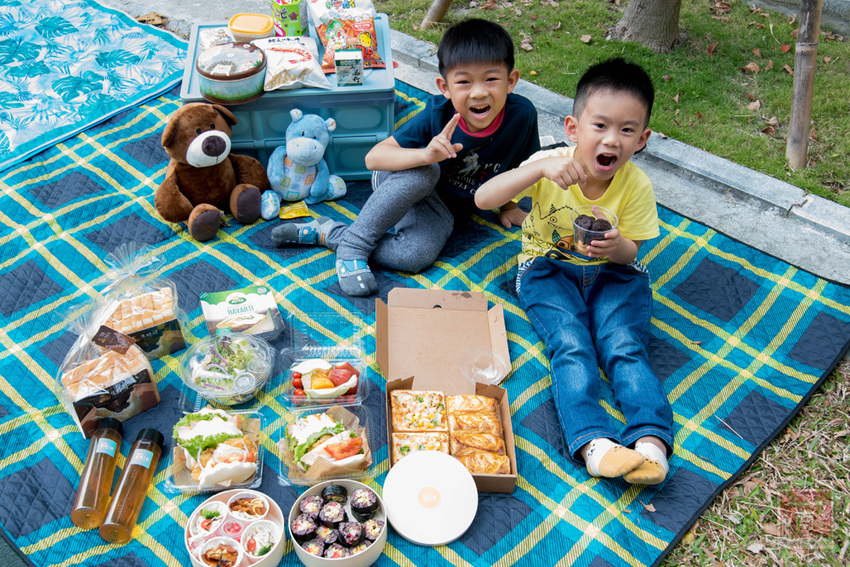 【臺南景點】一起做便當幸福野餐去｜超人氣親子野餐趣｜自己DIY場次限定｜大甲芋頭生吐司正式推出｜親子景點互動遊戲~~奇美食品幸福工廠 - 南人幫