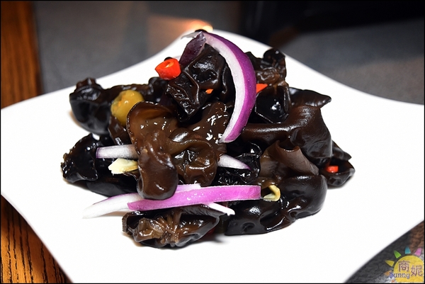 探魚：台中最文藝烤魚餐廳。探魚。大陸連鎖品牌在台唯一分店。份量多用料紮實CP值比較高@商妮吃喝遊樂