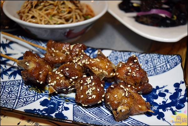 探魚：台中最文藝烤魚餐廳。探魚。大陸連鎖品牌在台唯一分店。份量多用料紮實CP值比較高@商妮吃喝遊樂