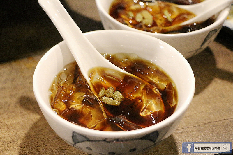 中國大陸人氣烤魚登台探魚台中公益店200