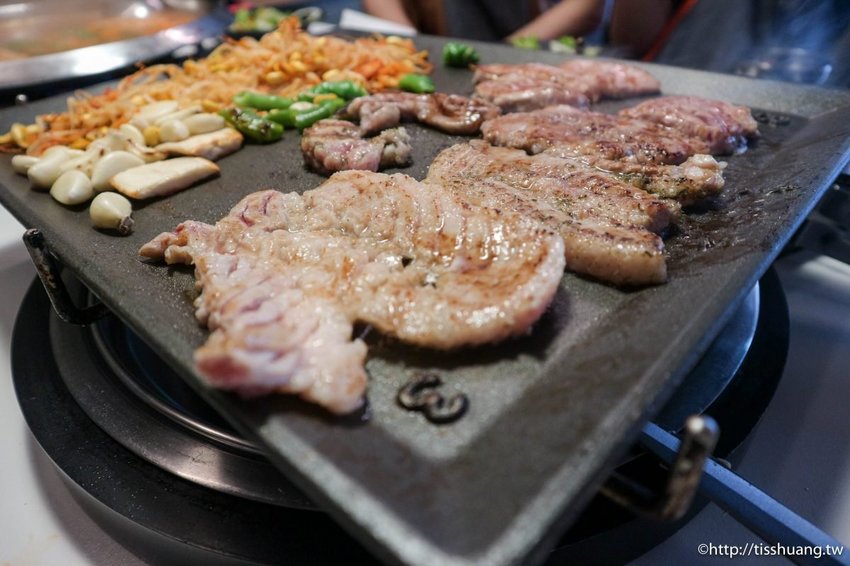 板橋必吃韓式料理|八色烤肉板橋店|新北耶誕城必訪韓國烤肉店