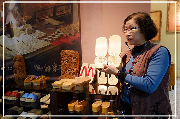 1400571516-4068608878 1400571516-4068608878