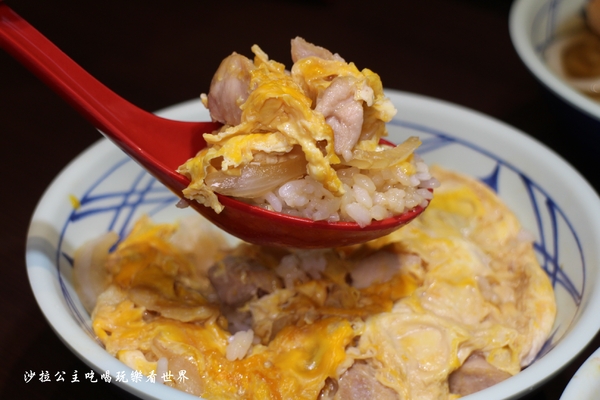 丸亀製麺(台北誠品生活西門店):西門町日式麵食/讚岐烏龍麵『丸亀製麺(誠品生活西門店)』牛丼/期間限定番茄雞肉烏龍麵/捷運西門站