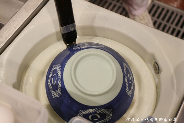 丸亀製麺(台北誠品生活西門店):西門町日式麵食/讚岐烏龍麵『丸亀製麺(誠品生活西門店)』牛丼/期間限定番茄雞肉烏龍麵/捷運西門站