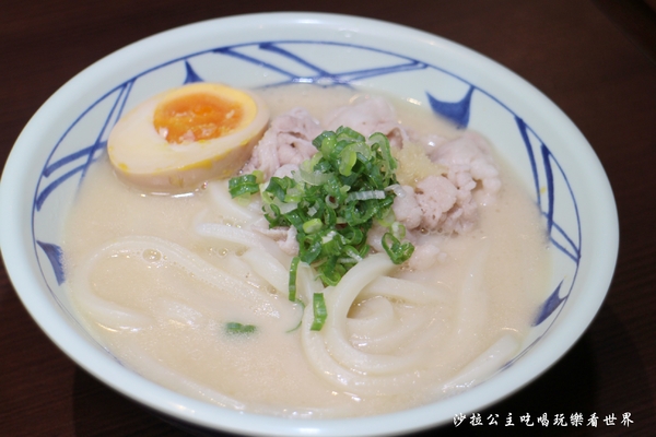 丸亀製麺(台北誠品生活西門店):西門町日式麵食/讚岐烏龍麵『丸亀製麺(誠品生活西門店)』牛丼/期間限定番茄雞肉烏龍麵/捷運西門站