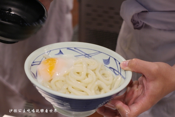 丸亀製麺(台北誠品生活西門店):西門町日式麵食/讚岐烏龍麵『丸亀製麺(誠品生活西門店)』牛丼/期間限定番茄雞肉烏龍麵/捷運西門站