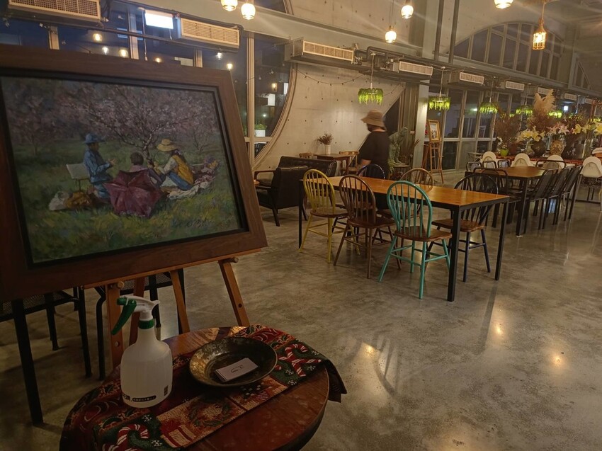 374168.jpg - 【台北.深坑】ARC CAFE玻璃屋+清水模景觀咖啡廳。寵物友善可落地可坐椅子+超寬大超舒適用餐環境